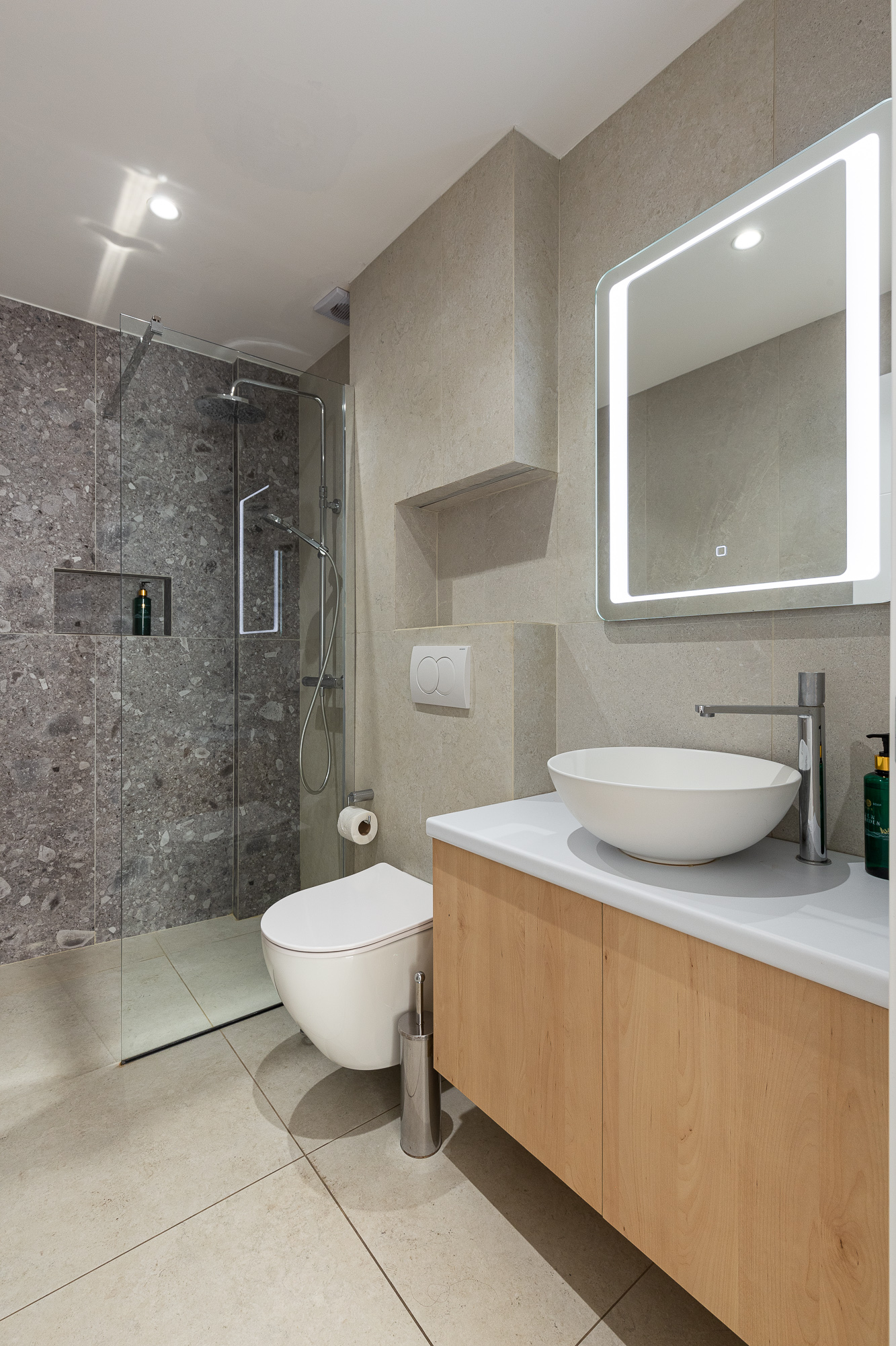 Image of Hotel - 10 Bedrooms - 2 Bathrooms for Sale in Budva-Budva-Montenegro, Image 14